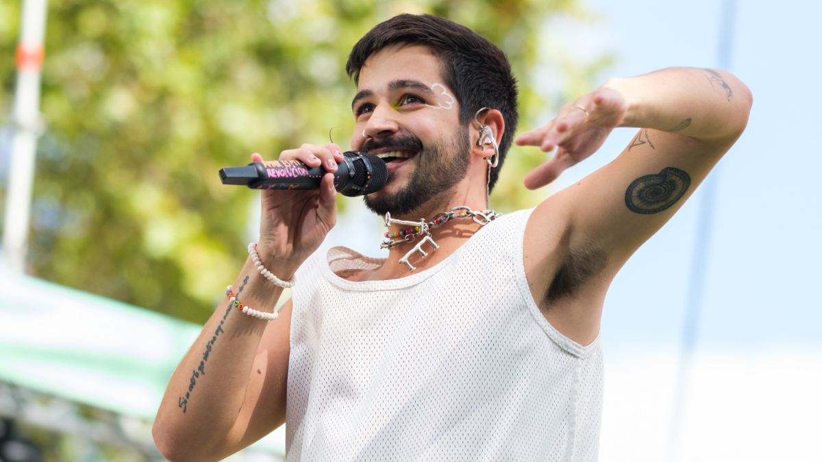 Saltando y bailando, así celebró Camilo su nominación a los Grammy