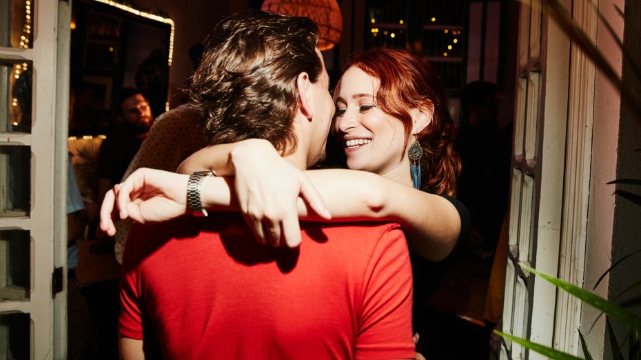 8 cosas que las mujeres buscan en los hombres, según experta