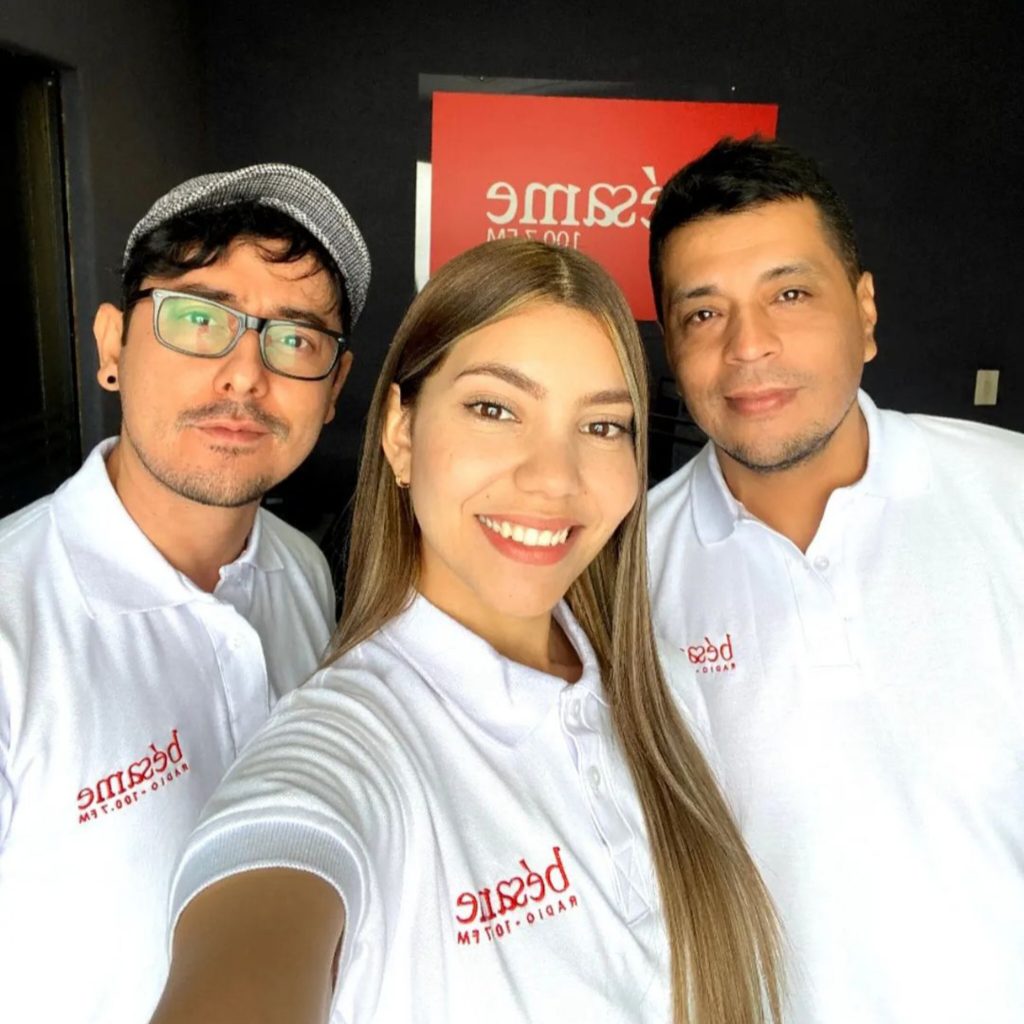 Bésame Radio escuchar la emisora romántica de Colombia,