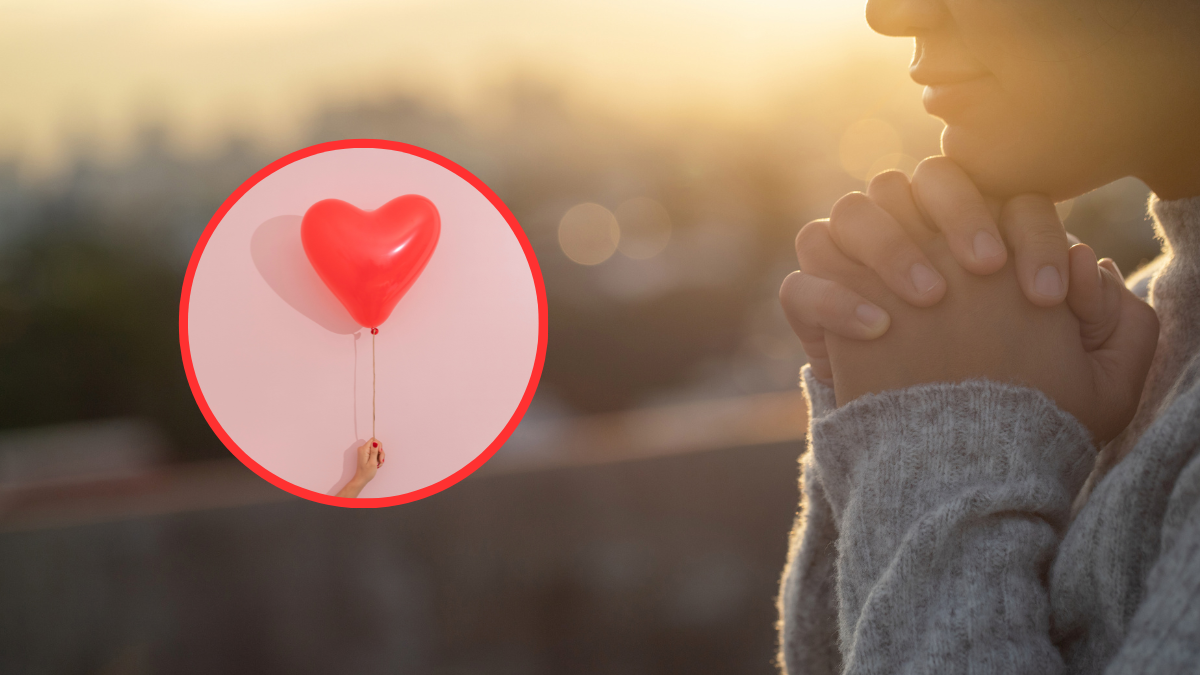 Mujer orando y de fondo un globo en forma de corazón (Fotos vía Getty Images)