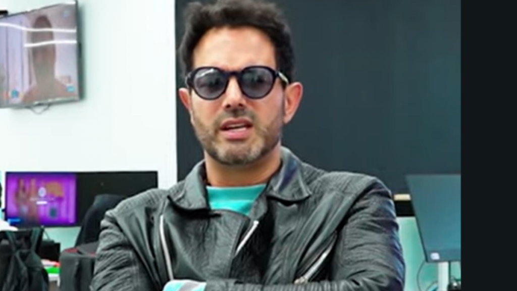 Así se veía Alejandro Estrada cuando estuvo en ‘Tu Voz Estéreo'