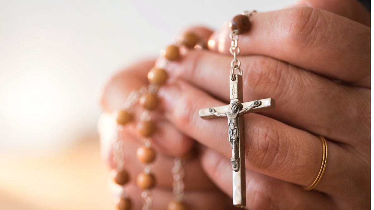 Cómo rezar el Salmo 91 oración completa // Foto: Getty Images