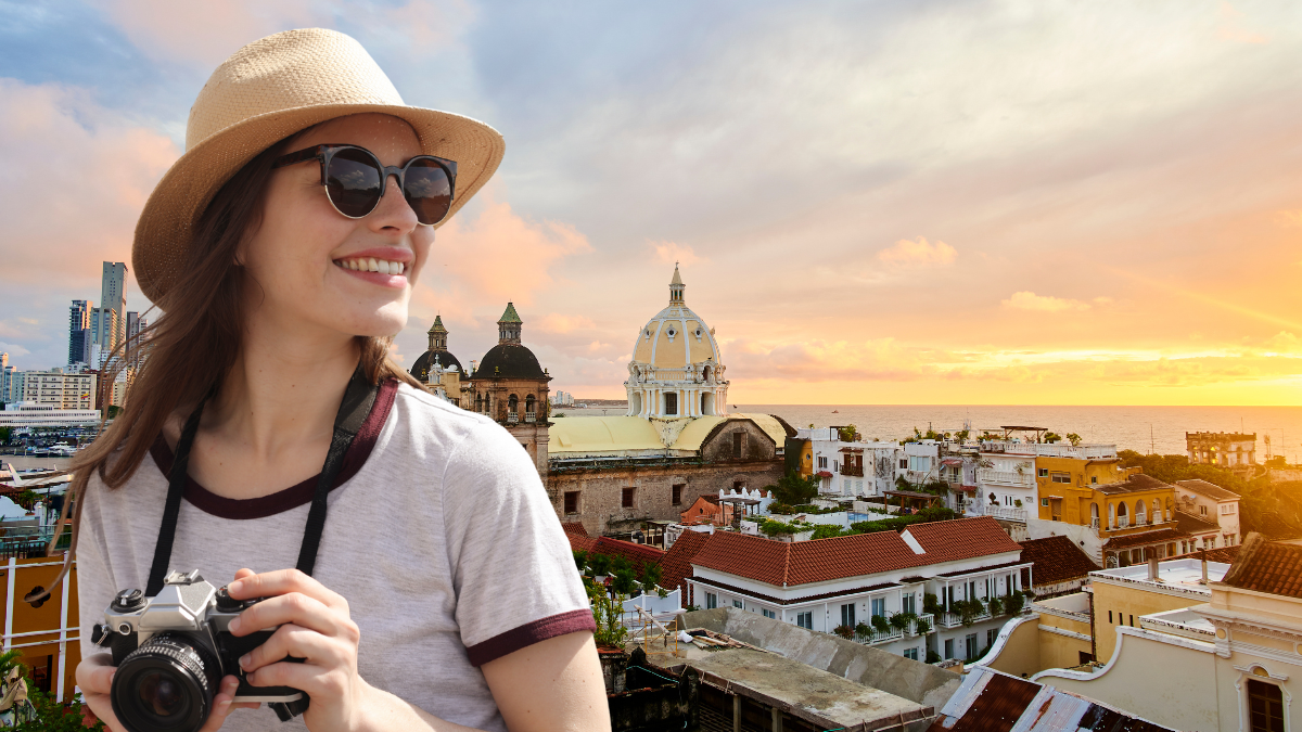Turista alegre en Cartagena. | Crédito: Getty images.