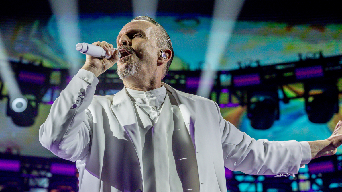 Miguel Bosé en el concierto. Crédito: Getty images.