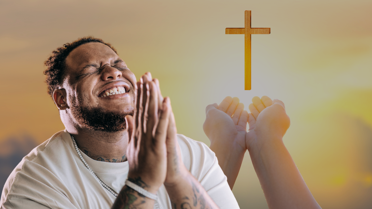 Persona feliz mientras esta rezando. Crédito:Getty images.