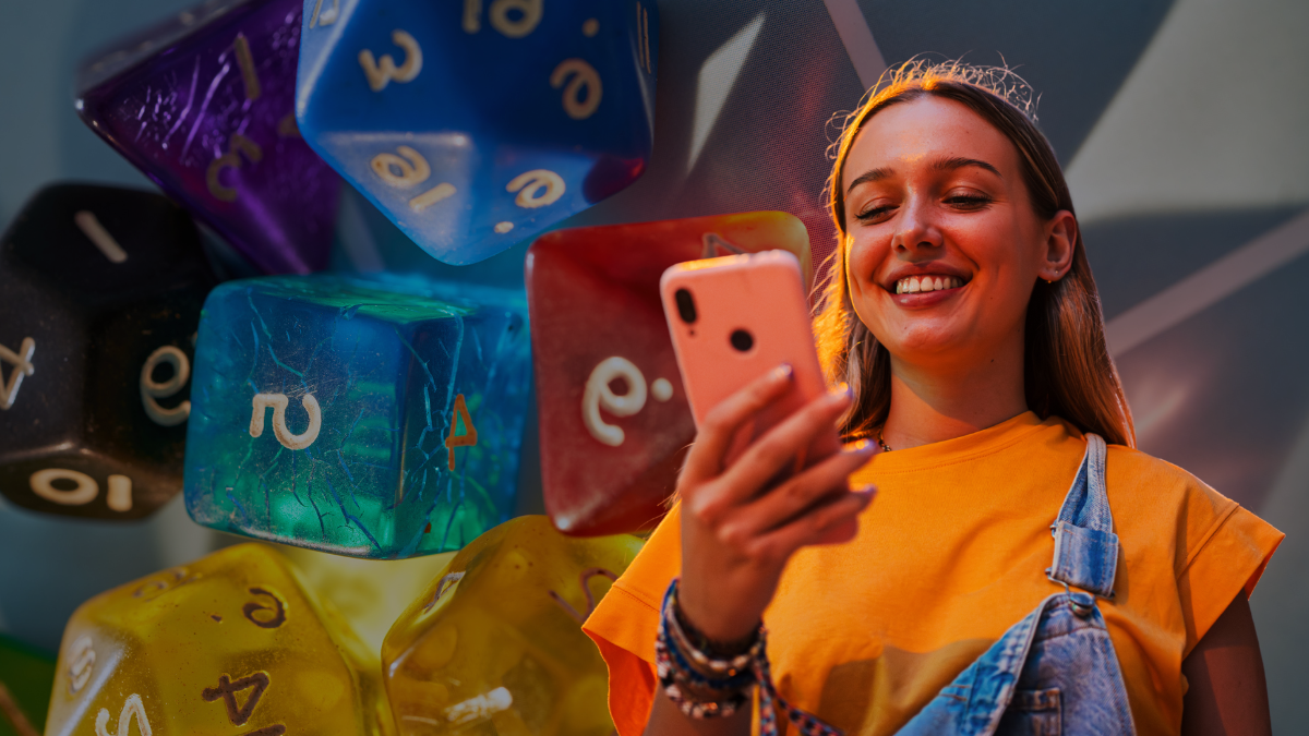 Mujer viendo la pantalla de su celular. Crédito: Getty Images