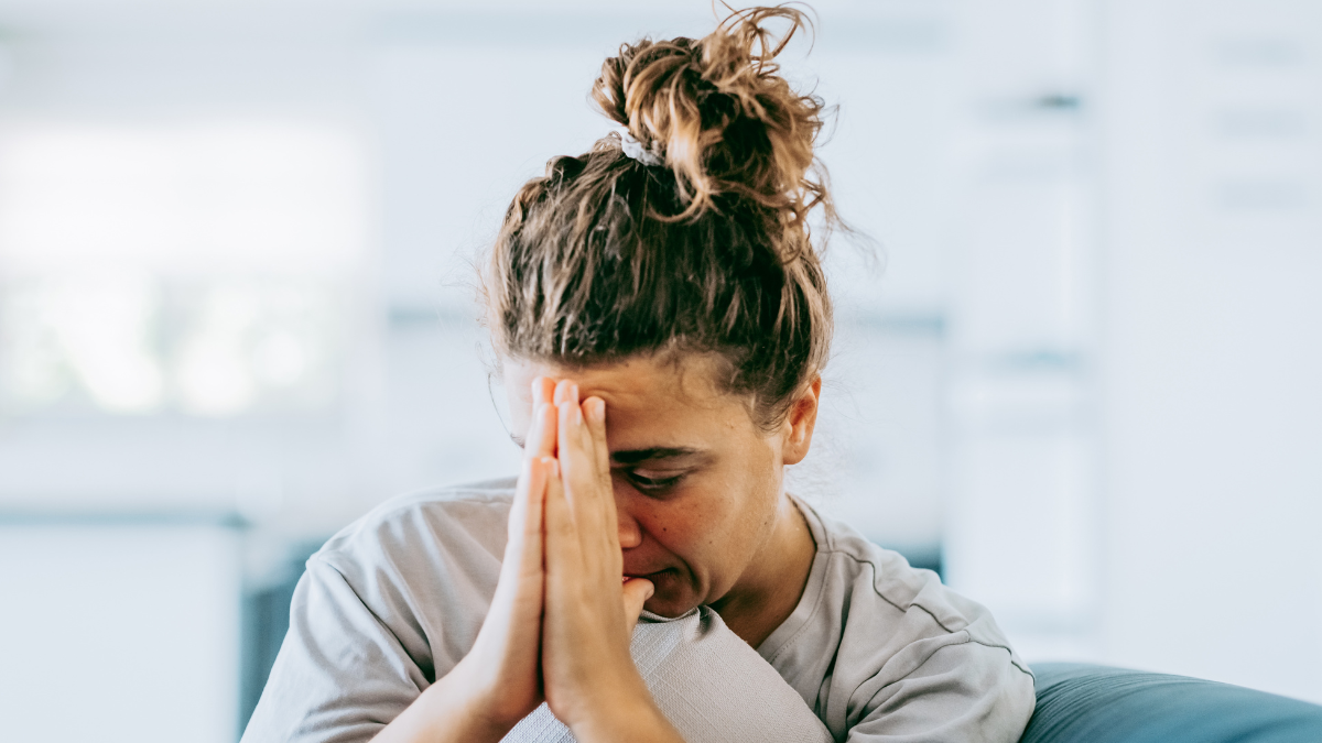 Persona orando. Crédito:Getty images.