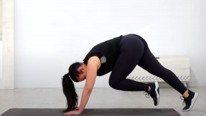 Rutina para abdomen desde casa (créditos: gymvirtual)