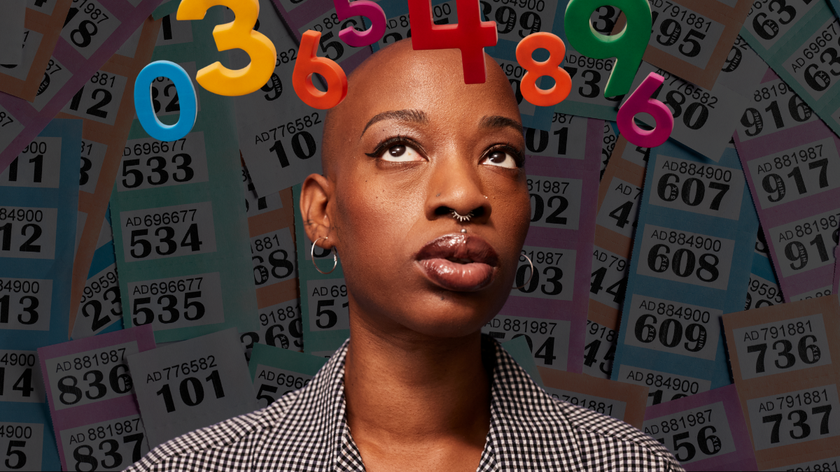 Mujer con los números. | Crédito: Getty images.