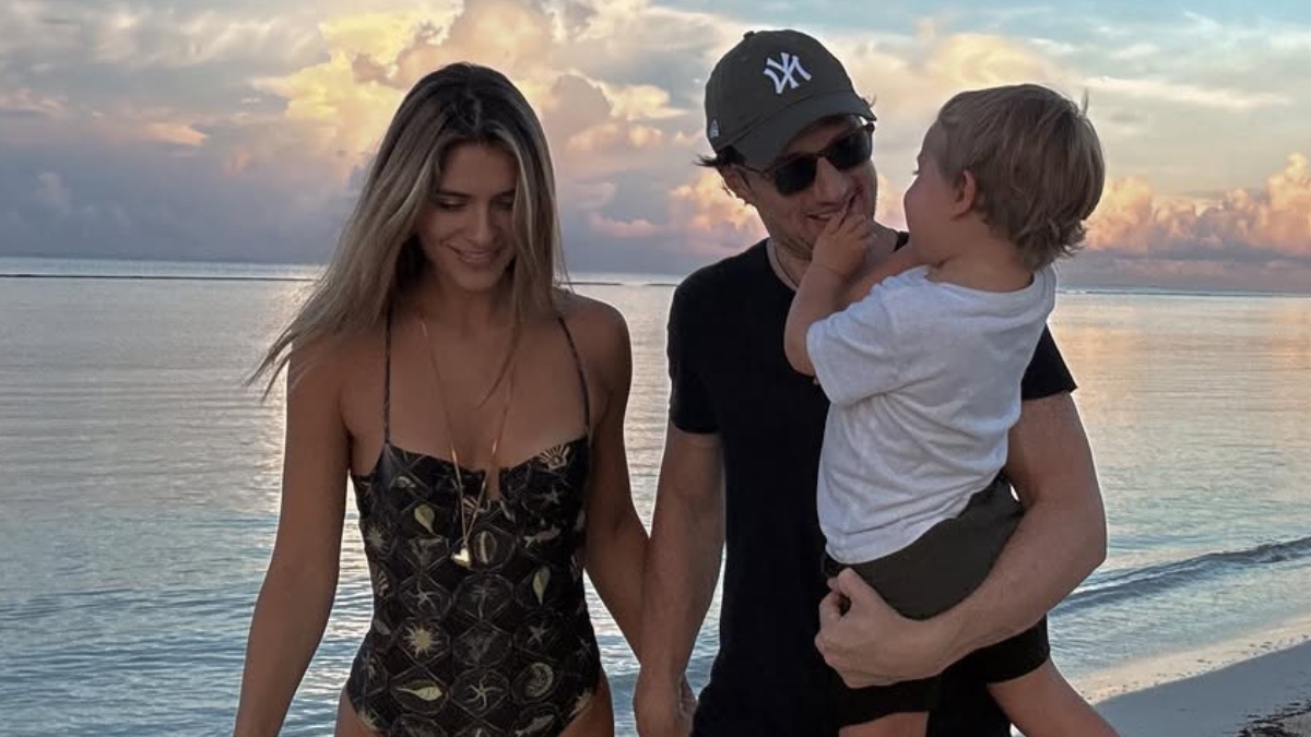 Laura Tobón con su esposo e hijo. | Crédito: @Laura_tobon