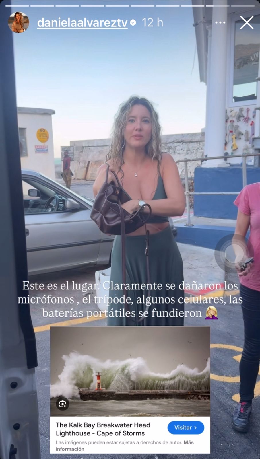 Daniela Alvarez con sus equipos dañados. | Crédito: @Danielaalvareztv