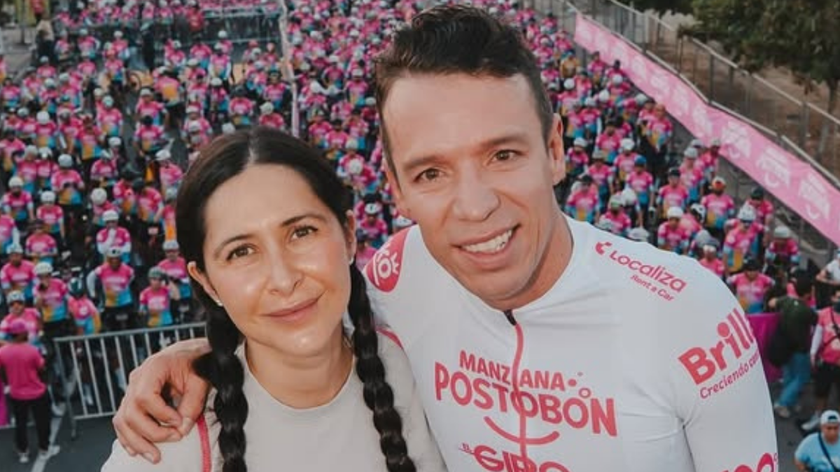 Rigoberto y esposa. | Crédito: @Rigobertouran.