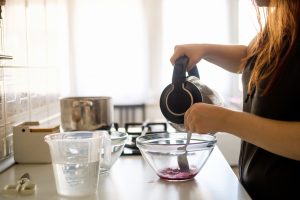 Preparación de gelatina. | Crédito: Getty images.