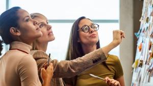 Mujeres aprendiendo
